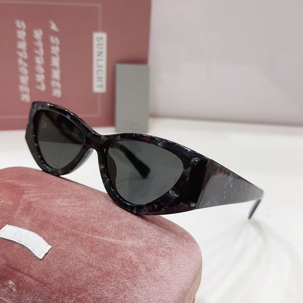 designer sunglasses luxury brand fashion retro metal frame uv400 classic men's and women's glasses trend sun shade sunglasses, White;black
designer sunglasses luxury brand fashion retro metal frame uv400 classic men's and women's glasses trend sun shade sunglasses, White;black