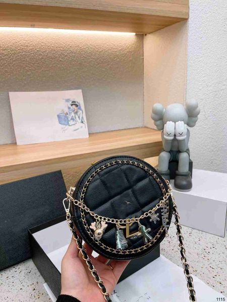 quality round cake bag shoulder messenger super versatile sports and fashion can capacity
quality round cake bag shoulder messenger super versatile sports and fashion can capacity