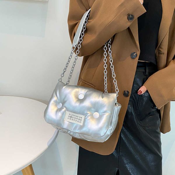 shoulder bags winter fashion womens bag soft purses and handbags luxury designer silver solid color pillow cloud crossbody 230530
shoulder bags winter fashion womens bag soft purses and handbags luxury designer silver solid color pillow cloud crossbody 230530