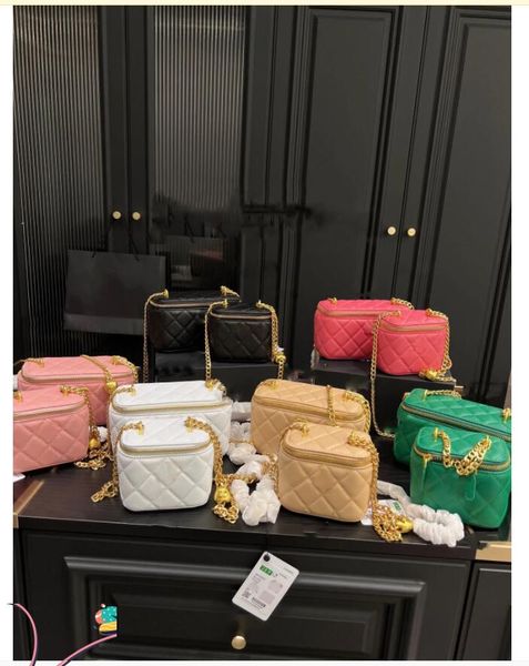 2023 makeup box totes bag women designer handbags cosmetic toiletry bags toiletries pouch storage cosmetic-nice makeup bag cases luxury cros
2023 makeup box totes bag women designer handbags cosmetic toiletry bags toiletries pouch storage cosmetic-nice makeup bag cases luxury cros