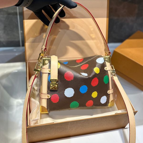 shoulder bags designer brand bag tote dot leather crossbody luxurys handbags handbag fashion bag women letter purse phone wallet printing bo
shoulder bags designer brand bag tote dot leather crossbody luxurys handbags handbag fashion bag women letter purse phone wallet printing bo