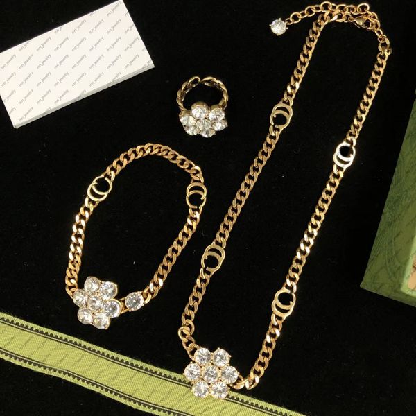 wedding bridal set necklaces, bracelets, rings. classic designer jewelry for women, Slivery;golden
wedding bridal set necklaces, bracelets, rings. classic designer jewelry for women, Slivery;golden