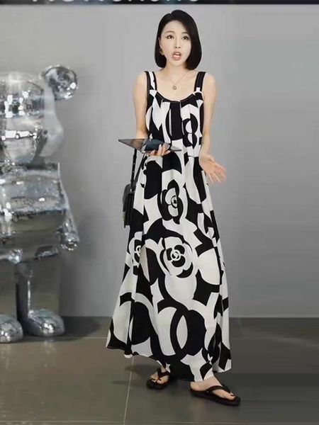 original designer strap dress 2023 spring/summer fashion flower print women's strap mid length elegant large swing flowing strap dress, Black
original designer strap dress 2023 spring/summer fashion flower print women's strap mid length elegant large swing flowing strap dress, Black
