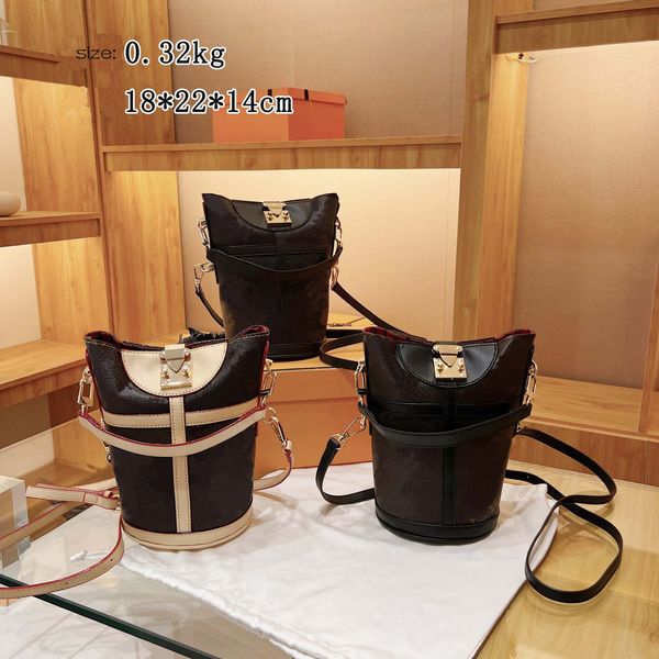 designer luxury messenger bag new fashion print mini bucket bag shoulder slung french fries bag
designer luxury messenger bag new fashion print mini bucket bag shoulder slung french fries bag