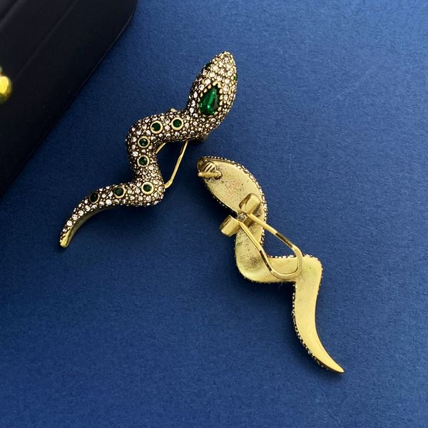 2023 fashion new designer stud luxury full of diamond green crystal serpentine metal texture stud bronze brass material no box, Golden
2023 fashion new designer stud luxury full of diamond green crystal serpentine metal texture stud bronze brass material no box, Golden