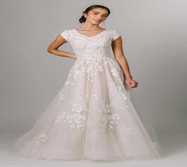 2022 new ivory champagne aline modest wedding dresses gowns cap sleeves v neck lace appliquies buttons back women formal bridal g3014669, White
2022 new ivory champagne aline modest wedding dresses gowns cap sleeves v neck lace appliquies buttons back women formal bridal g3014669, White