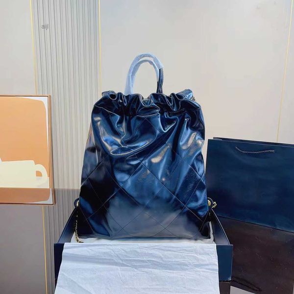 new garbage bag shopping handbag super good hand feel original hardware brand details masterpieces gift box
new garbage bag shopping handbag super good hand feel original hardware brand details masterpieces gift box
