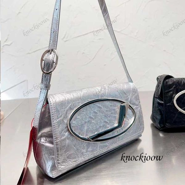 designer bag extra large d-shaped magnetic buckle decoration leather craft pleated decoration women's fashion shoulder bag women's
designer bag extra large d-shaped magnetic buckle decoration leather craft pleated decoration women's fashion shoulder bag women's