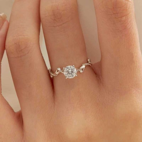 solitaire ring 2022 new trendy crystal engagement design rings for women white zircon cubic elegant rings female wedding jewelry z0603, Golden;silver
solitaire ring 2022 new trendy crystal engagement design rings for women white zircon cubic elegant rings female wedding jewelry z0603, Golden;silver