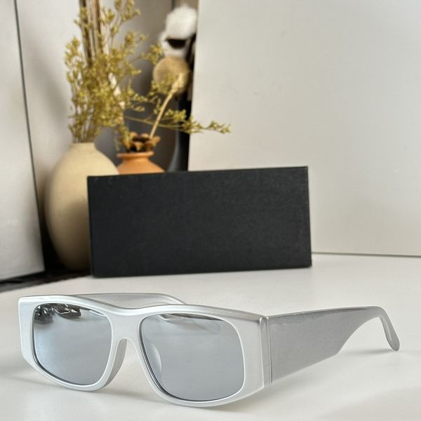 brand designer sunglass metal hinge sunglasses men glasses women sun glass uv400 lens with cases and box, White;black
brand designer sunglass metal hinge sunglasses men glasses women sun glass uv400 lens with cases and box, White;black
