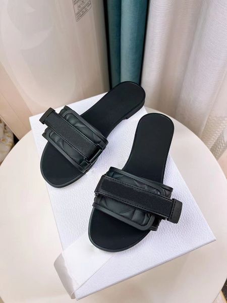 2023 summer new fashion luxurys anti slip letter buckle solid beach shoes vacation flat bottom sandals and slippers flat heel women's s, Black
2023 summer new fashion luxurys anti slip letter buckle solid beach shoes vacation flat bottom sandals and slippers flat heel women's s, Black