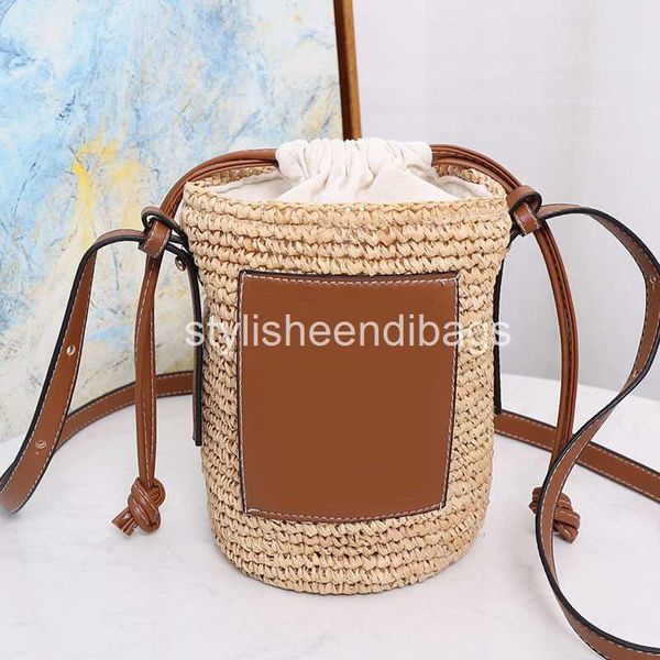 stylisheendibags woven bucket bag beach bag designer women's bag hollowed out straw tote bag fashion cowhide genuine leather letter pri
stylisheendibags woven bucket bag beach bag designer women's bag hollowed out straw tote bag fashion cowhide genuine leather letter pri