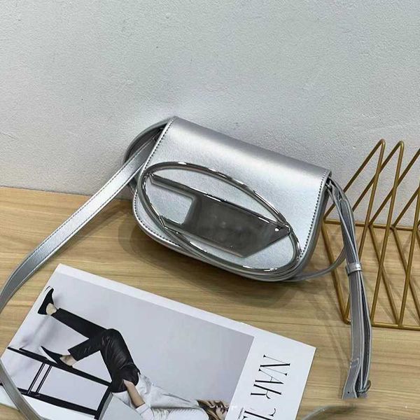 2023 luxurys handbag bag underarm new genuine leather minitexture crossbody tote bages portable women advanced small bags
2023 luxurys handbag bag underarm new genuine leather minitexture crossbody tote bages portable women advanced small bags