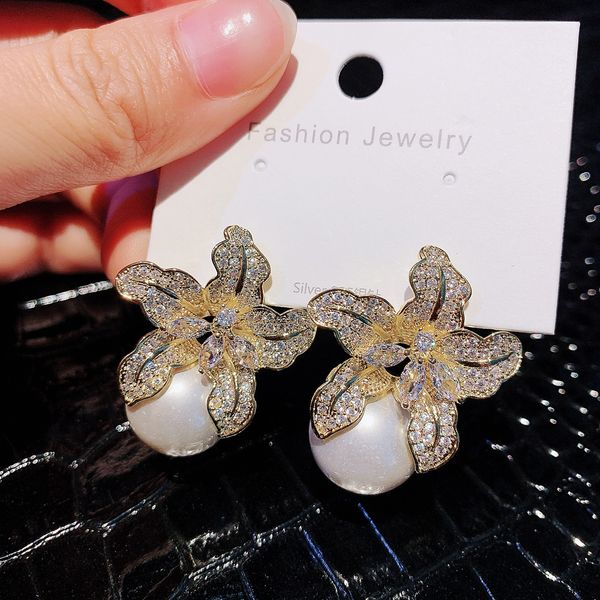 sparkle flower stud earrings for women girls fashion luxury designer diamond zirconia pearl earring with silver post gift box stunning class, Golden;silver
sparkle flower stud earrings for women girls fashion luxury designer diamond zirconia pearl earring with silver post gift box stunning class, Golden;silver