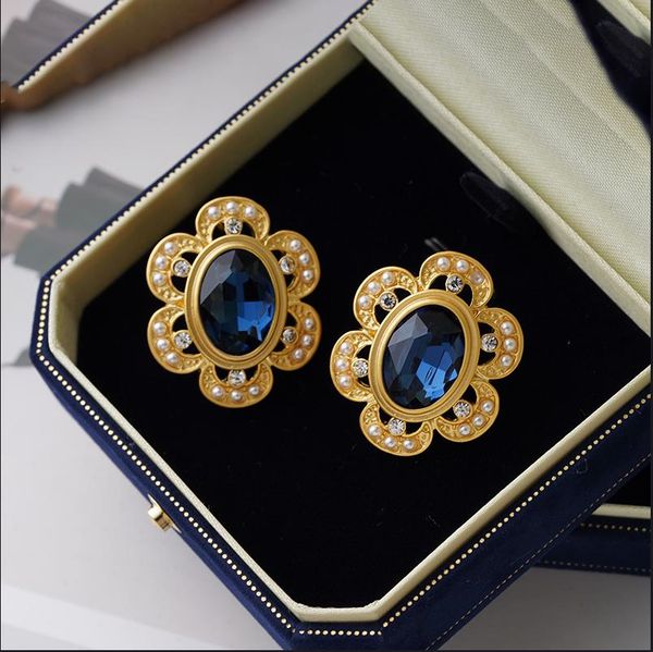 retro ear studs women's medieval sunflower fashionable temperament new pearl earrings e385, Golden;silver
retro ear studs women's medieval sunflower fashionable temperament new pearl earrings e385, Golden;silver
