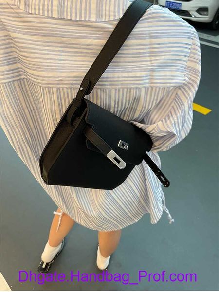 h home tote bags original edition for sale leather depeches25 underarm bag womens new postman bag large capacity commuter one shoulder cross
h home tote bags original edition for sale leather depeches25 underarm bag womens new postman bag large capacity commuter one shoulder cross