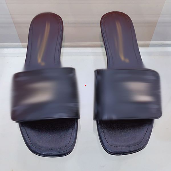 2023 fashion womens foam runner slipper fashion slides women slippers sandals shoes triple black white red resin bone desert sand lightweigh
2023 fashion womens foam runner slipper fashion slides women slippers sandals shoes triple black white red resin bone desert sand lightweigh