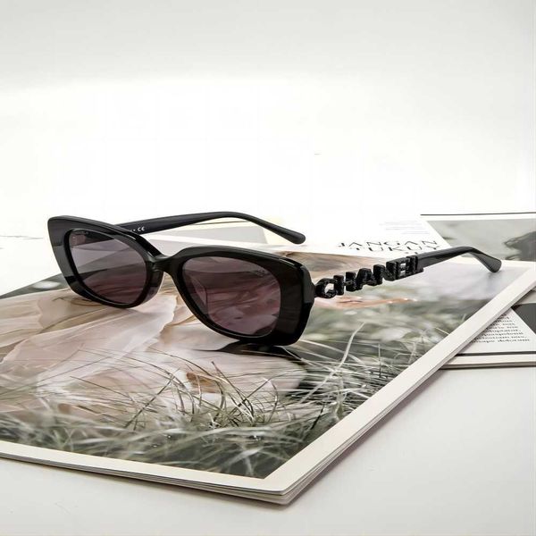 new small fragrant net red of the same style female sunglasses 5422 hollow diamond inlaid letters large frame plain face, White;black
new small fragrant net red of the same style female sunglasses 5422 hollow diamond inlaid letters large frame plain face, White;black