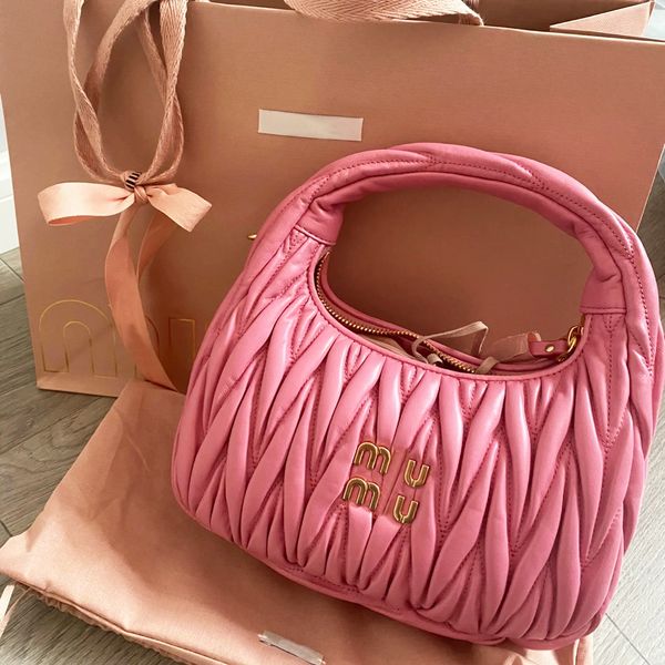 wander matelasse miui designer luggage beach bag men pochette handbag evening bags tote genuine leather miu shoulder bags lady clutch hobo c
wander matelasse miui designer luggage beach bag men pochette handbag evening bags tote genuine leather miu shoulder bags lady clutch hobo c