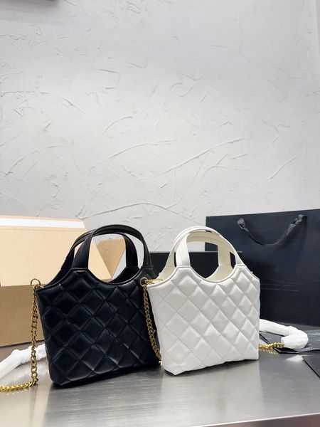 new cowhide series designer handbag gentle delicate elegant leather soft face leather patent leather thin chain crossbody bag
new cowhide series designer handbag gentle delicate elegant leather soft face leather patent leather thin chain crossbody bag