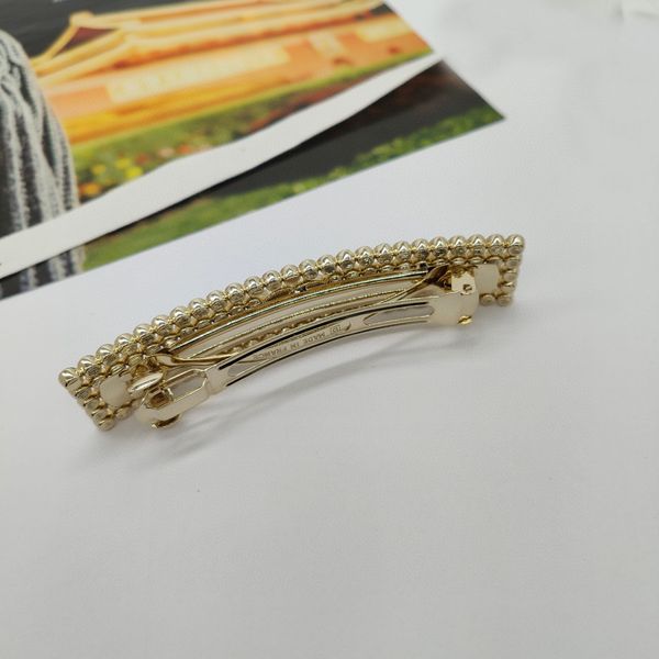 2023 luxury quality hair clipper with black and white diamond hollow design in 18k gold plated have box stamp ps7045b, Golden
2023 luxury quality hair clipper with black and white diamond hollow design in 18k gold plated have box stamp ps7045b, Golden