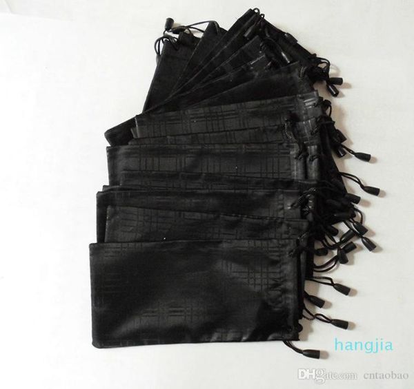 promotion glasses bags soft waterproof plaid cloth sunglasses bag glasses pouch black color 189cm moq100pcs1217122
promotion glasses bags soft waterproof plaid cloth sunglasses bag glasses pouch black color 189cm moq100pcs1217122