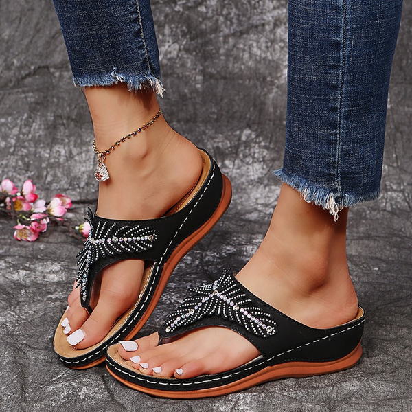 europe and america 2023 new slipper womens fashion rhinestone wedge sandals plus size thick soled flip-flops womens shoes35-43, Black
europe and america 2023 new slipper womens fashion rhinestone wedge sandals plus size thick soled flip-flops womens shoes35-43, Black