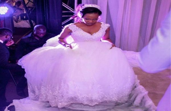 white lace luxurious cathedral royal train ball gown wedding dresses v neck sleeveless vintage bridal dresses vestido de novia cas8245913
white lace luxurious cathedral royal train ball gown wedding dresses v neck sleeveless vintage bridal dresses vestido de novia cas8245913