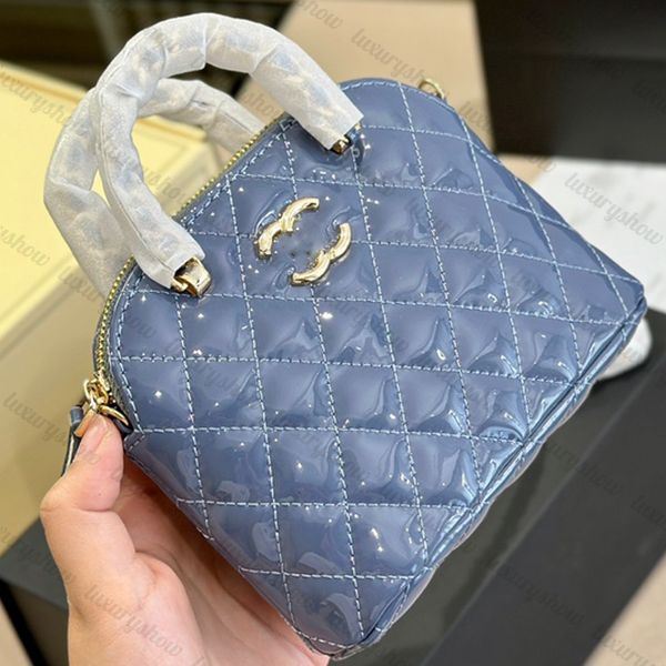 the latest designer women classic tote bag retro mini small shell shoulder bag suitable for crossbody bags that appear in summer
the latest designer women classic tote bag retro mini small shell shoulder bag suitable for crossbody bags that appear in summer