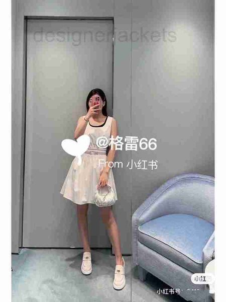 two piece dress designer 2023 summer new salt light mature fragrant white sleeveless tank half skirt set for women c7gl
two piece dress designer 2023 summer new salt light mature fragrant white sleeveless tank half skirt set for women c7gl