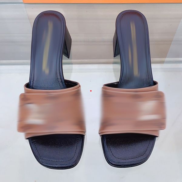 2023 fashion womens foam runner slipper fashion slides women slippers sandals shoes triple black white red resin bone desert sand lightweigh
2023 fashion womens foam runner slipper fashion slides women slippers sandals shoes triple black white red resin bone desert sand lightweigh