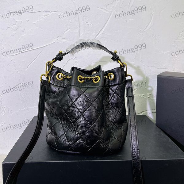 designer womens mini bucket bag shoulder bag genuine leather ringer lace handle handbag hardware metal c buckle matelasse chain crossbody ba
designer womens mini bucket bag shoulder bag genuine leather ringer lace handle handbag hardware metal c buckle matelasse chain crossbody ba