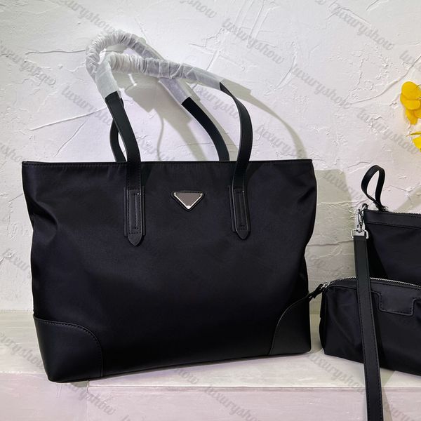 classic simple designer new three piece set can be portable one shoulder new three-piece set practical tote purse purse
classic simple designer new three piece set can be portable one shoulder new three-piece set practical tote purse purse