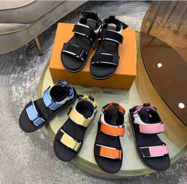 2021 designer women sandals bom dia flat mule slipper patent canvas men beach slides rubber soles summer flip flops with box7436103, Black
2021 designer women sandals bom dia flat mule slipper patent canvas men beach slides rubber soles summer flip flops with box7436103, Black
