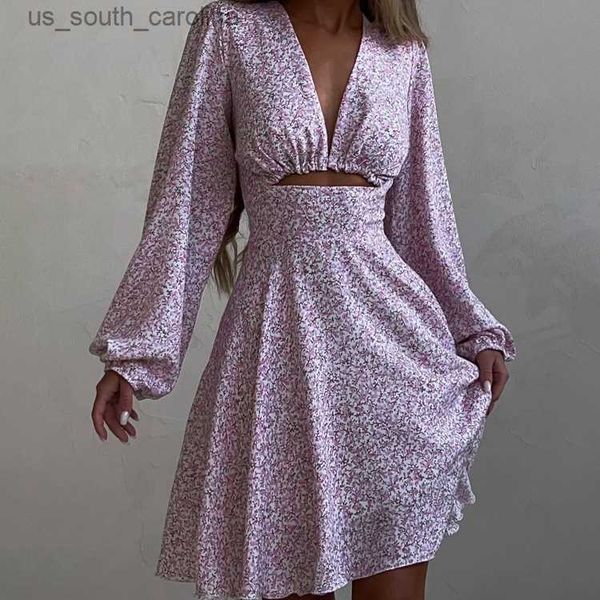 2023 young chiffon retro print hollow out overalls style deep v-neck full sleeve women a-line dress l230522, Black;gray
2023 young chiffon retro print hollow out overalls style deep v-neck full sleeve women a-line dress l230522, Black;gray
