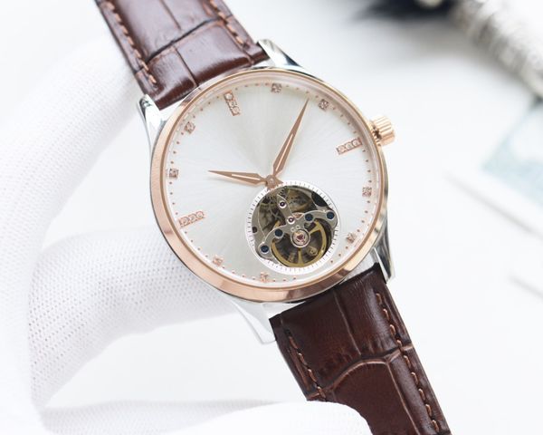 senior men's watch, case version of 316 fine steel l, imported calfskin watchband, automatic mechanical movement, mineral mirror glass,, Slivery;golden
senior men's watch, case version of 316 fine steel l, imported calfskin watchband, automatic mechanical movement, mineral mirror glass,, Slivery;golden