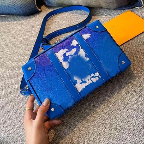 2023 soft trunk handbags pocket zipper purse women belt shoulder bags floral print letter handbag ladies tote suitacase design handbag, Black;red
2023 soft trunk handbags pocket zipper purse women belt shoulder bags floral print letter handbag ladies tote suitacase design handbag, Black;red