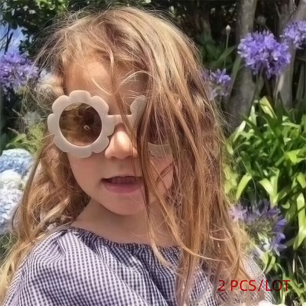 vintage kids sunglasses child sun glasses round flower gafas baby children uv400 sport sunglasses girls boys oculos de sol, White;black
vintage kids sunglasses child sun glasses round flower gafas baby children uv400 sport sunglasses girls boys oculos de sol, White;black