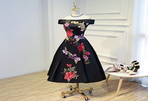 new design boat neck tealength evening dresses 2017 new appliques stain formal prom gowns ido de festa black evening gown8206736, Black;red
new design boat neck tealength evening dresses 2017 new appliques stain formal prom gowns ido de festa black evening gown8206736, Black;red