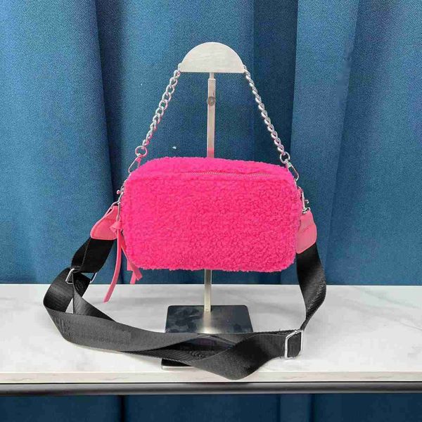 new plush marc camera bag wide shoulder straps designer bag women fur chain shoulder bags winter purse handbag 221029
new plush marc camera bag wide shoulder straps designer bag women fur chain shoulder bags winter purse handbag 221029