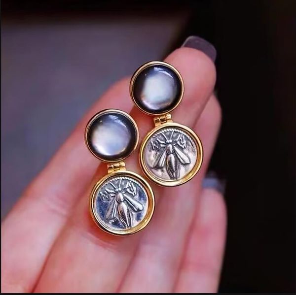 medieval earrings women's french vintage shell bee earrings luxury ear studs e377, Golden;silver
medieval earrings women's french vintage shell bee earrings luxury ear studs e377, Golden;silver