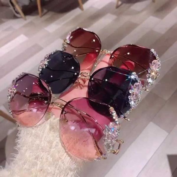 women sunglasses bling oversized shade eyewear brand designer gradient sun glasses, White;black
women sunglasses bling oversized shade eyewear brand designer gradient sun glasses, White;black