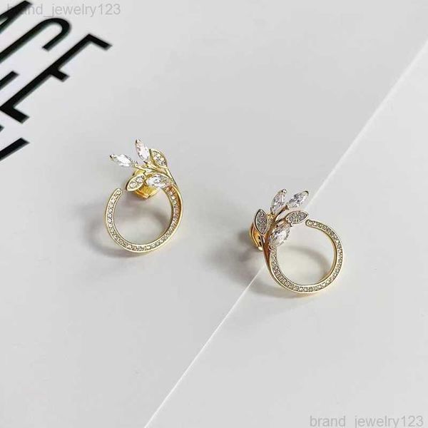 brand 925 sterling silver leaf stud earrings new luxury t letter brand vintage for women fashion designer jewelry wedding accessories gift, Golden
brand 925 sterling silver leaf stud earrings new luxury t letter brand vintage for women fashion designer jewelry wedding accessories gift, Golden