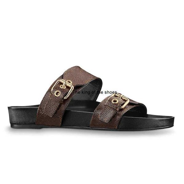 luxury design women beach slippers summer bom dia flat mule sandal ladies gold-tone buckles two straps slide shoes size 35-41 with box
luxury design women beach slippers summer bom dia flat mule sandal ladies gold-tone buckles two straps slide shoes size 35-41 with box