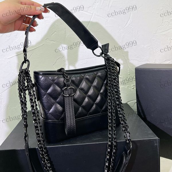 designer womens beach bag shoulder bag handle handbag hardware metal c buckle small pendant matelasse chain crossbody bags makeup box purse
designer womens beach bag shoulder bag handle handbag hardware metal c buckle small pendant matelasse chain crossbody bags makeup box purse