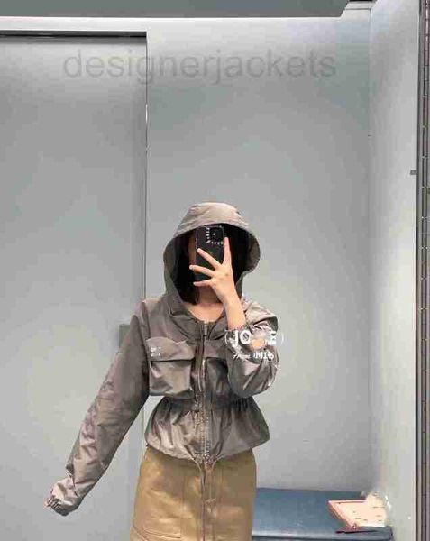 women's jackets designer spring/summer new product workwear style versatile and large pocket with waist wrapped ruffles gray nylon shor, Black;brown
women's jackets designer spring/summer new product workwear style versatile and large pocket with waist wrapped ruffles gray nylon shor, Black;brown