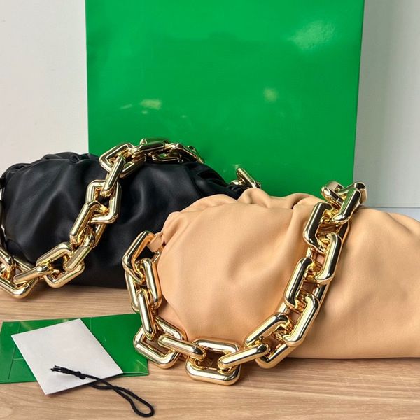 10a quality bv's classic handbags cloud shape magnet ladies evening bags clutch women pouch genuine leather handmade ceavy chain should, Black;red
10a quality bv's classic handbags cloud shape magnet ladies evening bags clutch women pouch genuine leather handmade ceavy chain should, Black;red