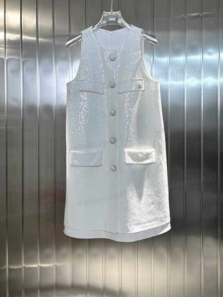 dresses designer womens clothing 23ss new ies reflective sequin fabric great texture small shoulder design luxury dress sleeveless summer dr, Black;gray
dresses designer womens clothing 23ss new ies reflective sequin fabric great texture small shoulder design luxury dress sleeveless summer dr, Black;gray