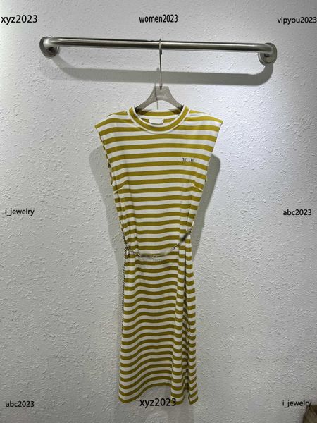 luxury designer dress summer fashion sleeveless stripe design dress for woman size s-l embroidery letter embellishments dress, Black;gray
luxury designer dress summer fashion sleeveless stripe design dress for woman size s-l embroidery letter embellishments dress, Black;gray