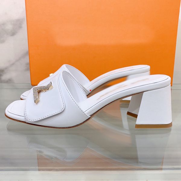 2023 fashion womens foam runner slipper fashion slides women slippers sandals shoes triple black white red resin bone desert sand lightweigh
2023 fashion womens foam runner slipper fashion slides women slippers sandals shoes triple black white red resin bone desert sand lightweigh